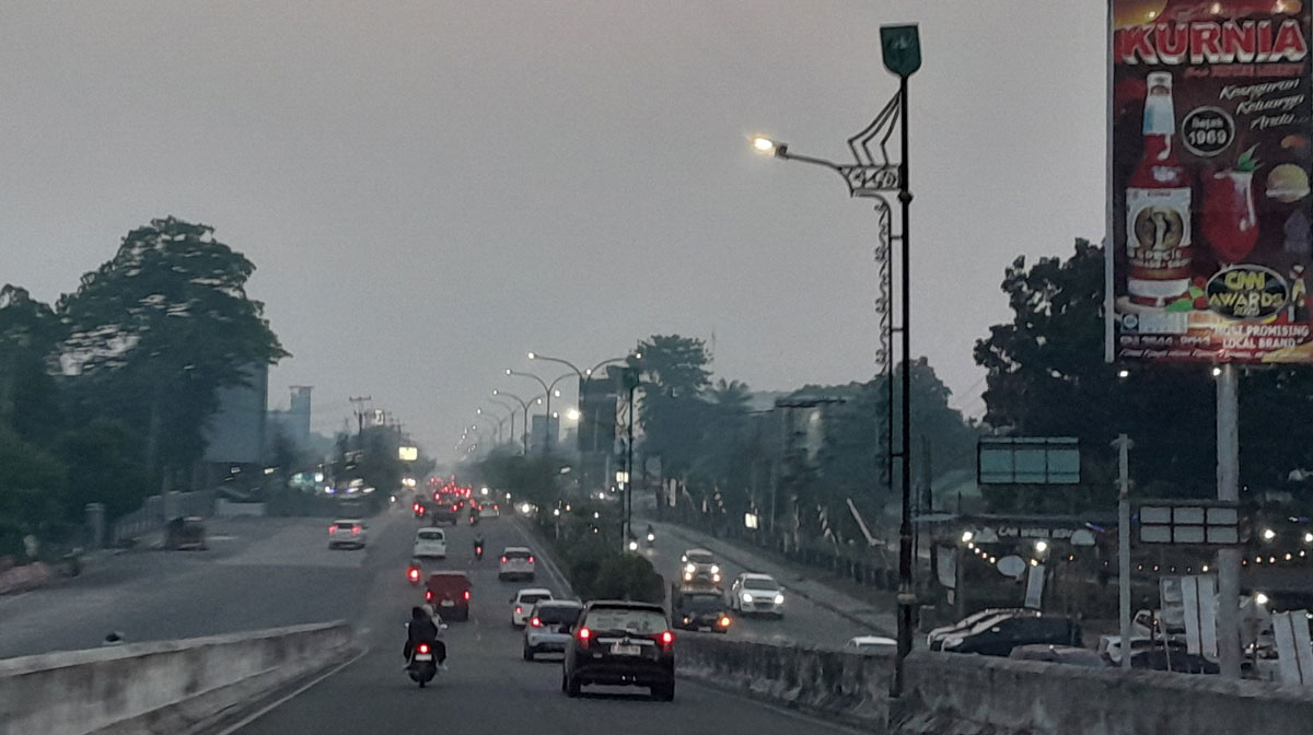 Kabut-asap-menyelimuti-Kota-Pekanbaru.-(Dok.-RIau-Aktual)