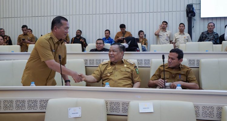 Lewat-RDP-DPR-RI,-SF-Hariyanto-Dorong-Sinergi-Pusat-Daerah-Tuntaskan-Masalah-Lahan-Riau-(Dok.-Riau-Media-Center)