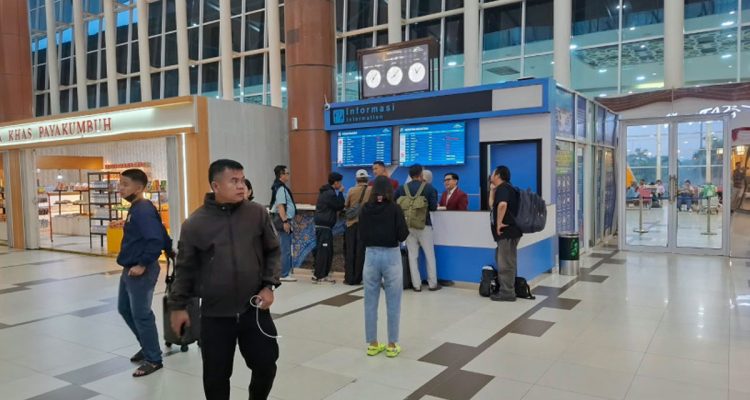 Penerbangan-Batal-di-Pekanbaru-Bertambah-Jadi-9-Imbas-Erupsi-Anak-Krakatau-(Dok.-Riau-Aktual)