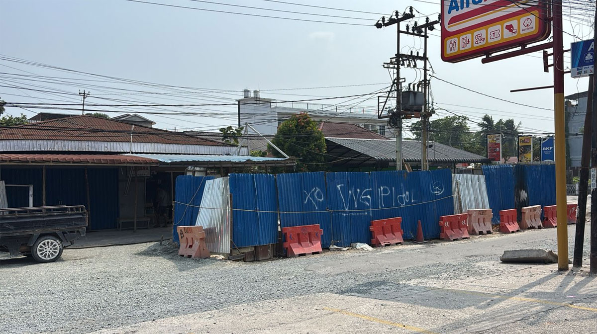 Proses-perbaikan-bekas-galian-IPAL-di-Jalan-Cempaka-(Dok.-Riau-Aktual)
