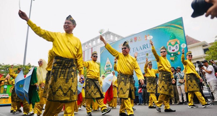 Riau-Hadiri-Pawai-Taaruf-MTQ-Nasional-XXXI.-(Dok.-Riau-Aktual)