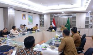 Torkoh-Adat-Mengadu-Soal-Jembatan-Rumbio,-Plt-Gubri-Bakal-Panggil-Bupati-Kampar-(Dok.-Riau-Aktual)