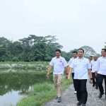 Wakil-Wali-Kota-Pekanbaru,-Markarius-Anwar-dan-jajaran-meninjau-kondisi-Waduk-Cipta-Karya.-(Dok.-Riau-Aktual)