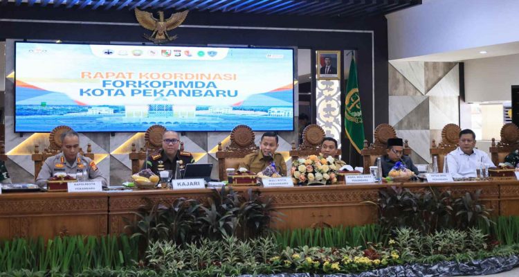 Wali-Kota-Pekanbaru,-Agung-Nugroho-memimpin-rapat-Forkopimda-(Dok.-Riau-Aktual)