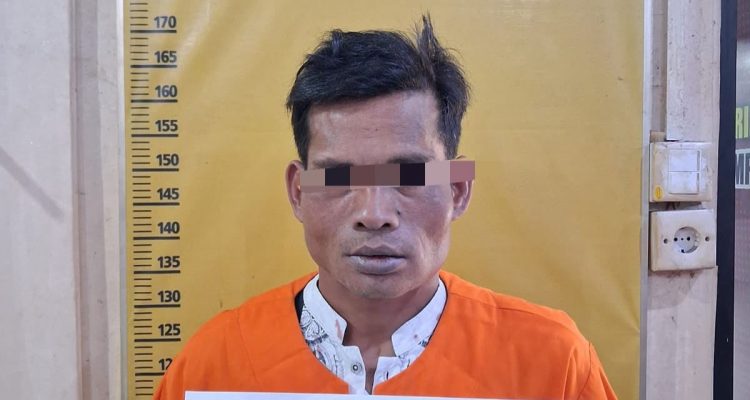 Ayah-tiri-yang-tega-cabuli-anak-perempuan-6-tahun-ditangkap-polisi.-(Dok.-Riau-Aktual)
