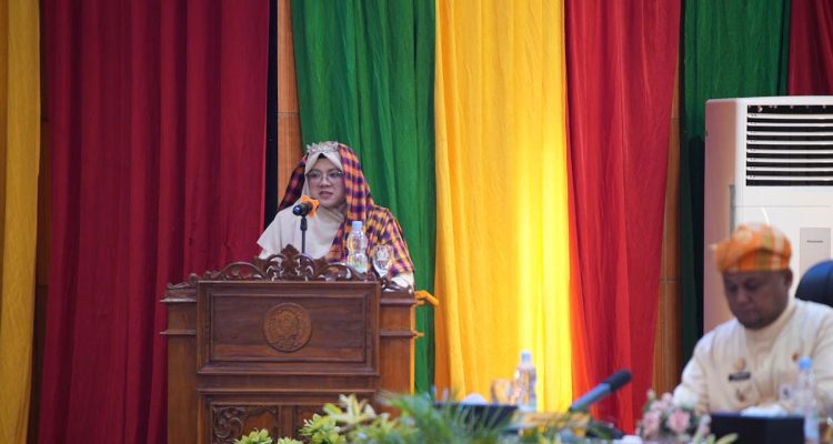 Bupati-Siak-Afni-Zulkifli-saat-Sidang-Paripurna-DPRD-Kabupaten-Siak-(Dok.-Riau-Aktual)