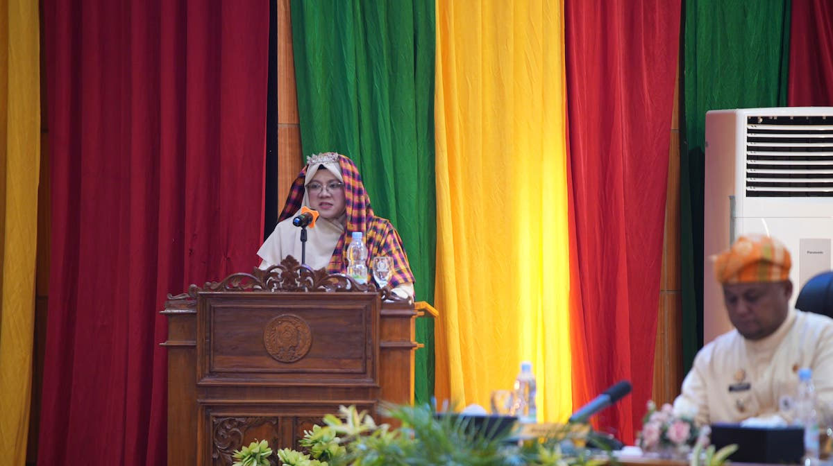 Bupati-Siak-Afni-Zulkifli-saat-Sidang-Paripurna-DPRD-Kabupaten-Siak-(Dok.-Riau-Aktual)