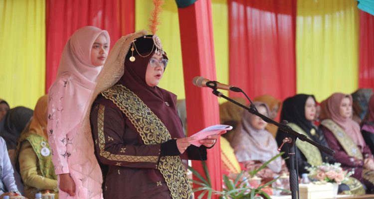 Bupati-Siak-Dr.-Afni-Zulkifli-(Dok.-Riau-Media-Center)