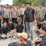 HMI-Cabang-Pekanbaru-menggelar-aksi-unjuk-rasa-di-Kantor-DPRD-Provinsi-Riau-(Dok.-Riau-Aktual)