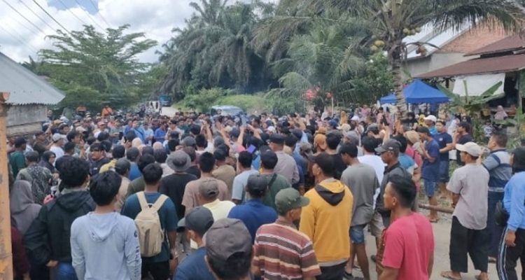 Kades-Lubuk-Besar-Tolak-Lahan-Warga-Disita,-Tantang-Agrinas-Tunjukkan-SK-Kawasan-Hutan-yang-Diklaim-(Dok.Riau-Aktual)