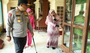 Kapolda-Riau-Bersama-Bupati-Siak-Mengunjungi-Istana-Siak-(Dok.-Riau-Media-Center)