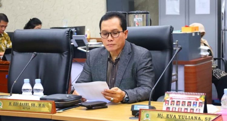 Pansus-Tanah-Ulayat-DPRD-Riau-Minta-Pemda-Proaktif-Penuhi-Dokumen-Kepemilikan-Masyarakat-Adat-(Dok.-Riau-Aktual)