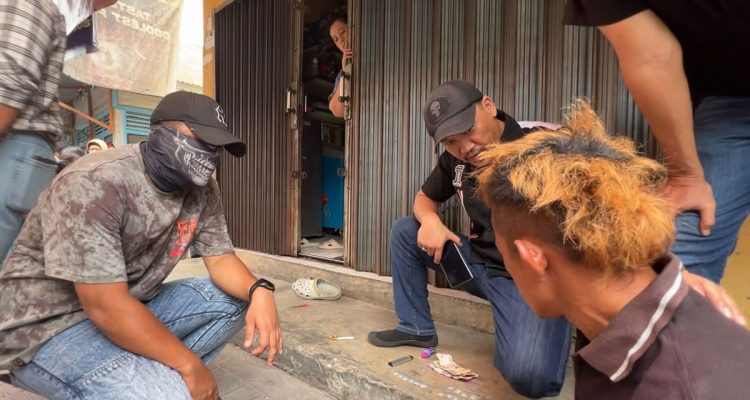 Polda-Riau-bersama-Polresta-Pekanbaru-menggelar-operasi-bersih-bersih-narkoba-di-kawasan-Jalan-Pangeran-Hidayat-(Dok.-Riau-Aktual)