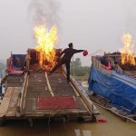 Polres-Kuansing-Bakar-Puluhan-Rakit-Tambang-Emas-Ilegal-(Dok.-Riau-Aktual)
