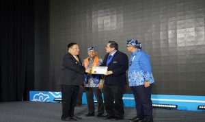 SF-Hariyanto-Raih-Pengakuan-ASEAN-Engineer.-(Dok.-Riau-Media-Center)