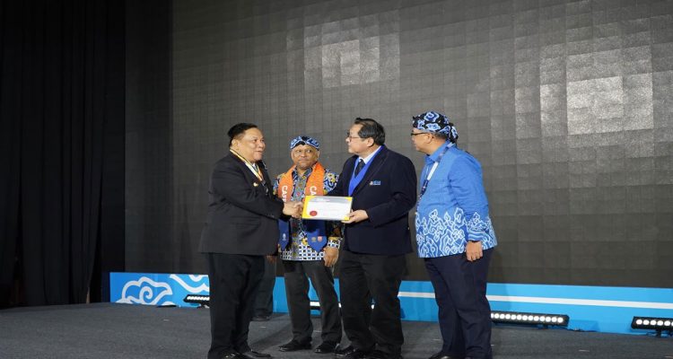 SF-Hariyanto-Raih-Pengakuan-ASEAN-Engineer.-(Dok.-Riau-Media-Center)