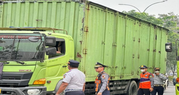 Tiga Hari Razia, 47 Kendaraan Bertonase Besar di Pekanbaru Diamankan (Dok. Cakaplah)