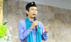 Ustaz Abdul Somad Tengah Menyampaikan Tausyiah (Dok. Antara)