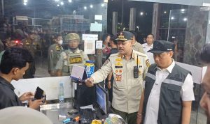Wakil-Wali-Kota-Pekanbaru,-Markarius-Anwar-dan-Kasatpol-PP-Pekanbaru,-Desheriyanto-bersama-jajaran-melakukan-pemeriksaan-ke-salah-satu-hotel-melati-(Dok.-Riau-Media-Center)
